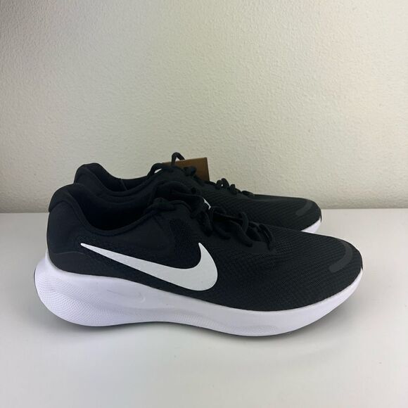 Nike Revolution 7 Women's Road Running Shoes (Wide) - Picture 2 of 8